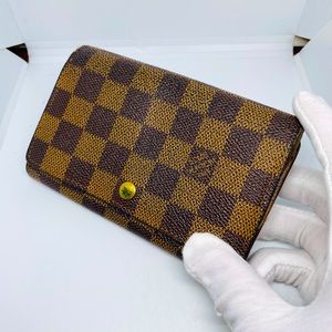 Louis Vuitton Damier wallet